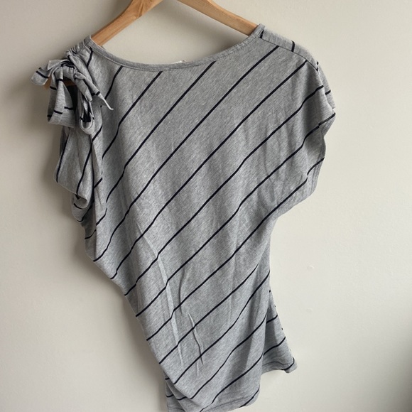 Joyce Leslie asymmetrical gray and black shirt small - Picture 7 of 8